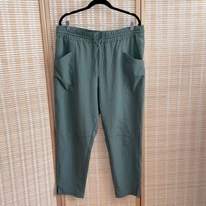 L.L. Bean VentureStretch Woven Ankle Pant Women's Regular